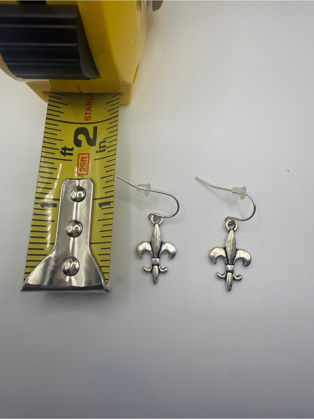 Silver Fleur-de-Lis Drop Earrings - Unbranded - Picture 3 of 4